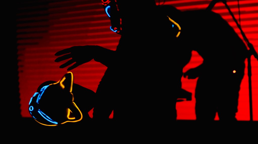 Il Teatro delle Volpi al Neon – La nebbia sonora e l’anomalia percettiva. (parte1)